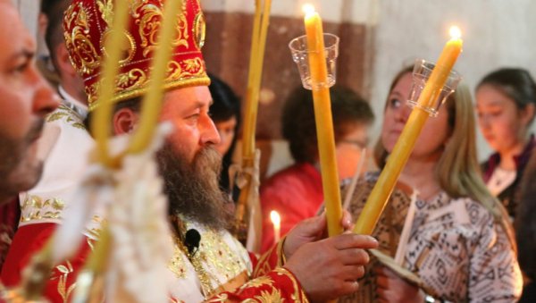 СВЕТЛОСТ КОЈА СПАЈА СВЕ(Т): Како се слави Божић од Балкана до Кавказа и Африке (ВИДЕО)