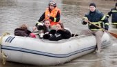 POPLAVE KOD LJUBOVIJE: Spaseno devet ljudi (FOTO)