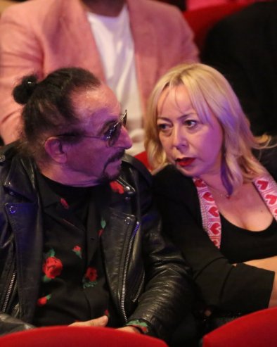 КАДА СУ СЕ УПОЗНАЛИ ОНА ЈЕ ИМАЛА 18, А ОН 52. ГОДИНЕ: Жељко Бебек тврди да га је судбина спојила са садашњом супругом