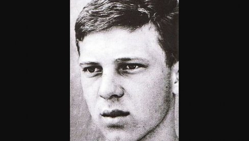 IN MEMORIAM – DRAGAN SURDUČKI  (1946. – 2026)  U Novom Sadu preminuo fudbaler prve šampionske generacije Vojvodine