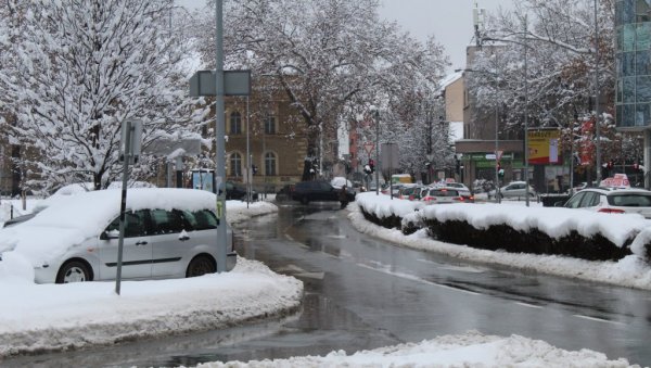 НОВЧАНЕ КАЗНЕ ЗА НЕОДГОВОРНЕ: У Новом Саду појачана контрола уклањања снега са јавних површина
