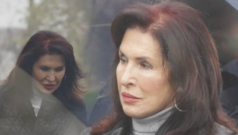 OD KADA GA NEMA BOŽIĆ SLAVI SAMA: Naša poznata pevačica se još uvek ne miri sa gubitkom supruga