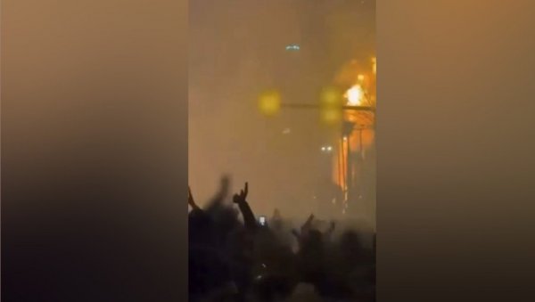 ХАОС У ИРАНУ: Пале државне зграде у целој земљи - У току је обојена револуција (ВИДЕО)