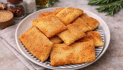 БРЗИ ЈАСТУЧИЋИ СА СУСАМОМ: Топло и укусно на брзину