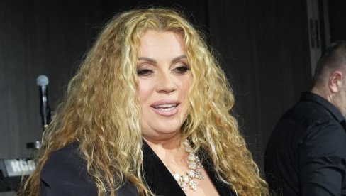 ПРОМЕНИЛА ВЕРУ И ОТПЕВАЛА НАЈВЕЋИ ХИТ О ПРАВОСЛАВЉУ: Саша Поповић је од ње направио звезду, а о њиховом првом сусрету се и даље прича