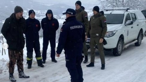 ЖАНДАРМЕРИЈА ЈЕ ТАМО ГДЕ ЈЕ ПОТРЕБНА СНАГА, РЕД И ОДЛУЧНОСТ Припадници и ове јединице даноноћно на терену (ФОТО)