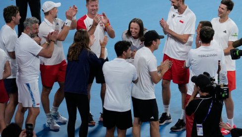 FEDERER GLEDA I KRSTI SE: Ispisana istorija tenisa