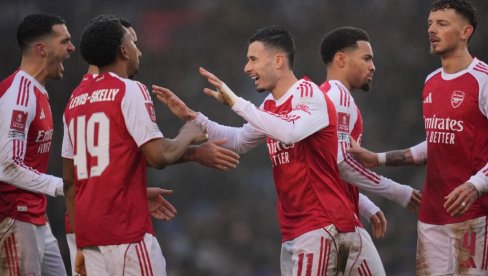 NIKO NIKADA KAO ARSENAL: Tobdžije gaze i u FA Kupu, ali kako!