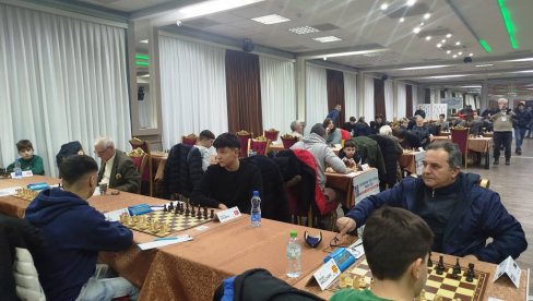 ПОЧЕО „ЗИМСКИ  ШАХОВСКИ ФЕСТИВАЛ“: У Параћину играчи из бројних земаља (ФОТО)