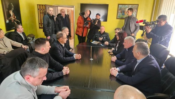 МАЦУТ У НОВОЈ ВАРОШИ И ПРИБОЈУ: Премијер обилази угрожена подручја - ситуација под контролом, све службе на располагању (ВИДЕО)