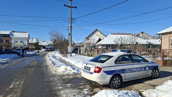 УХАПШЕН ПРИЈАТЕЉ МУШКАРЦА ЧИЈЕ ЈЕ ТЕЛО ПРОНАЂЕНО У КУЋИ У СУРЧИНУ: Пијани заспали, ујутру га сачекао хорор (ФОТО/ВИДЕО)