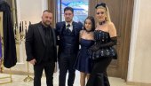 СВУДА СВЕЋЕ И ЗЛАТО: Гала славље пунолетства сина Борка Радивојевића - Хармоникаш распаметио наследника поклонима за 18. рођендан (ФОТО)