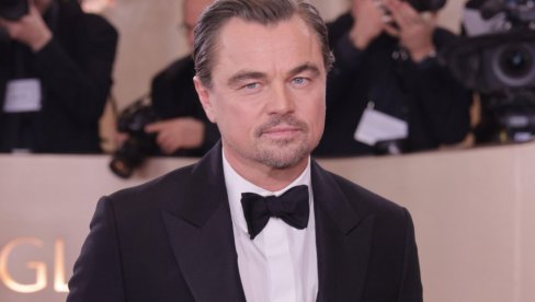 NI TRAGA OD DEVOJKE: Leonardo di Kaprio je na dodelu Zlatnog globusa poveo ženu koju najviše voli (VIDEO)