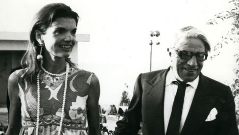 OSTAVIO JE LJUBAV SVOG ŽIVOTA DA BI OŽENIO UDOVICU, VARAO JE I NAMESTIO SKANDAL: Nepoznati detalji uzb braka DŽeki Kenedi i 23 godine starij