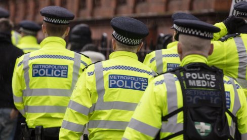 ENGLESKA SE CRVENI OD STIDA! Veštačka inteligencija prevarila britansku policiju i nastao je veliki međunarodni skandal!