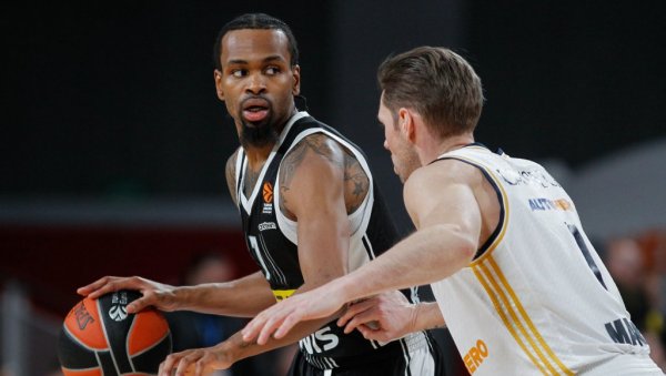 НАКОН 20 ГОДИНА ДОШЛО ЈЕ ВРЕМЕ ДА ЗАВРШИМ... Бивши кошаркаш Реала, Басконије и Милана окончао каријеру (ВИДЕО)