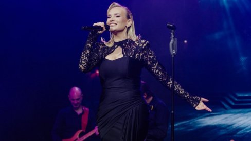 ЗБОГ ПЕСМЕ СВИ У СУЗАМА: Шејла Зонић направила потез који нико није очекивао (ФОТО)