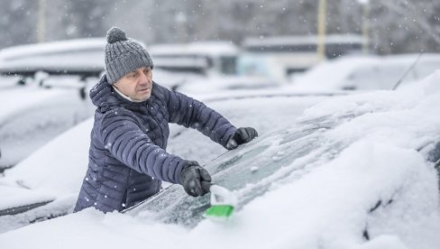 VRAĆAJU NAM SE SNEG I LEDENA KIŠA: Ristić najavio novi ledeni talas koji će trajati duže od prethodnog