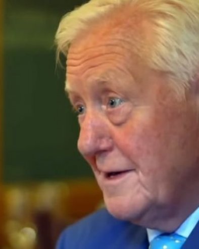 НАЈСКАНДАЛОЗНИЈИ БРИТАНСКИ АРИСТОКРАТА: 10 година тражио жену на Тиндеру, одрекао се ћерке и нема идеју коме да остави МИЛИОНЕ!