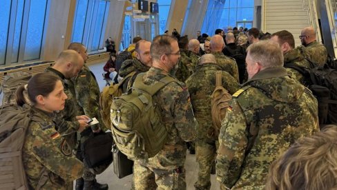 POGLEDAJTE KAKO NEMCI NAPUŠTAJU GRENLAND: Nakon Trampove pretnje, pripadnici Bundesvera odmah seli u avion (FOTO)