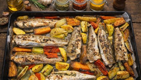 OSLIĆ NA POVRĆU IZ RERNE: Ručak iz jednog pleha