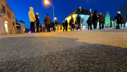 „MOZGOVI U BLOKADI“: Savez autošovinista i lažnih patriota