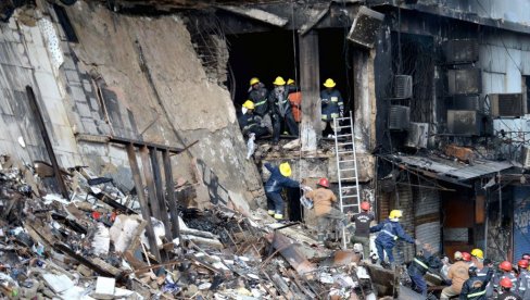 VELIKI BROJ STRADALIH U POŽAR U TRŽNOM CENTRU U KARAČIJU: Za nekoliko desetina ljudi se još uvek traga (FOTO)