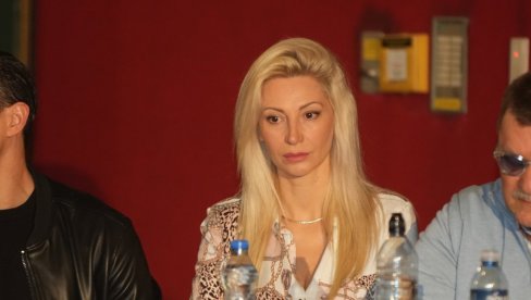 НАША ГЛУМИЦА СЕ РАЗВЕЛА ПО ДРУГИ ПУТ: Најтеже је било деци, нисам знала како да им објасним