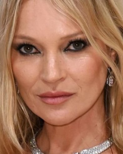 НИКО НИЈЕ МОГАО ДА ЗАМИСЛИ ДА ЋЕ ОД ЊЕ ПОСТАТИ СУПЕРМОДЕЛ И МОДНА ИКОНА: Кад ју је дечко преварио, завршила је на психијатрији, зарађивала