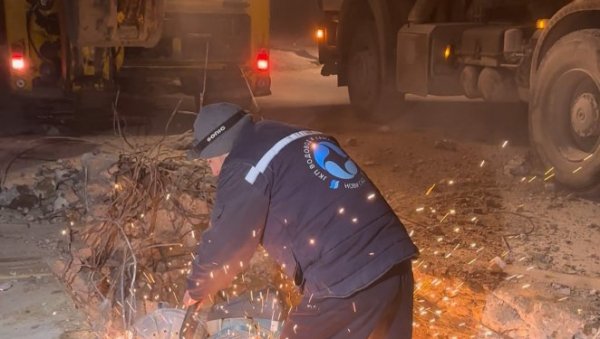 СНАБДЕВАЊЕ ВОДОМ У НОВОМ САДУ ПРОТЕКЛЕ НОЋИ РЕДУКОВАНО ЗБОГ КВАРА НА ИЗВОРИШТУ: Вишечасовни радови интервентних екипа