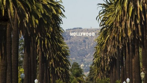 ДАНЦИ ЖЕЛЕ ДА „КУПЕ“ КАЛИФОРНИЈУ: Сатирична петиција сакупила више од 280.000 потписа - „Учинимо Калифорнију поново великом“