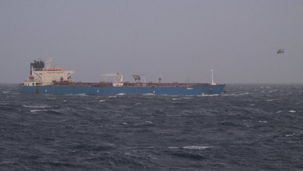 ФРАНЦУСКА МОРНАРИЦА ЗАПЛЕНИЛА ТАНКЕР СА НАФТОМ ИЗ РУСИЈЕ Макрон: Акција део борбе против тзв. флоте у сенци