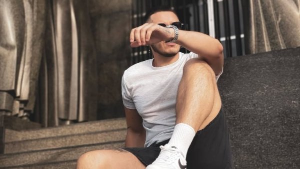 ЊЕГОВ ПОВРАТАК НИКО НИЈЕ ОЧЕКИВАО: Прогласили су га зверком Звезда Гранда, а онда се повукао из музике (ФОТО)