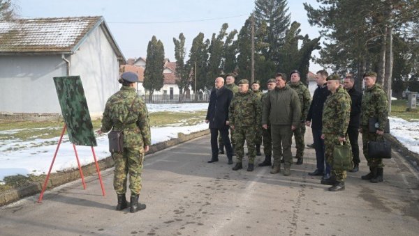 МИНИСТАР ГАШИЋ ОБИШАО 22. ПЕШАДИЈСКИ БАТАЉОН У ПОЖЕГИ: Том приликом истакао значај улагања у подизање стандарда припадника Војске Србијее
