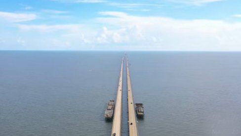 НАЈСТРАШНИЈИ МОСТ НА СВЕТУ: Возачи имају нападе ПАНИКЕ, полиција увек на опрезу - копна нигде, као вожња кроз облаке