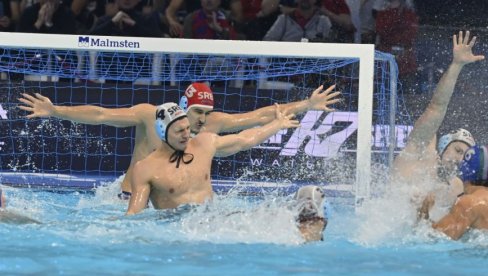 PRENOS, SRBIJA - ITALIJA: Eksplozija u bazenu, ovo mogu samo delfini