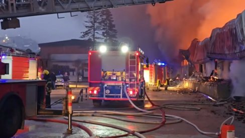 POŽAR U NOVOM PAZARU SE ŠIRI VELIKOM BRZINOM: Sve raspoložive snage na terenu (VIDEO)