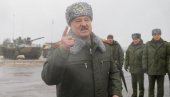 ЛУКАШЕНКО ДИЖЕ ВОЈСКУ: Објавио борбену готовост, заобишао Министарство одбране