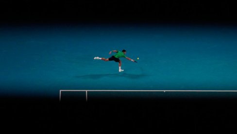 OSVETA SE NAJBOLJE SLUŽI HLADNA Novak Đoković uz zvižduke i probleme savladao Van de Zandšulpa