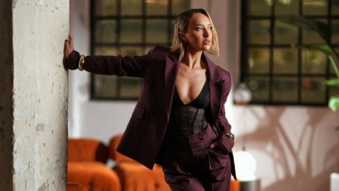 PRAVI BRODOLOM: Pevačica javno pohvalila repera, a folk zvezdu iskritikovala (FOTO)