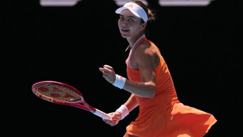 ИВА ЈОВИЋ ГАЗИ КА ТЕНИСКОМ ВРХУ: Американка боља од Рускиње за полуфинале Чарлстона