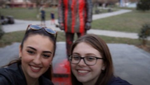 PREZIRU SRPSKE HEROJE, ALI VOLE USTAŠKE SIMBOLE