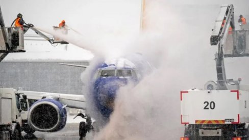 AVION UPAO U OLUJU, PA SE ZAPALIO, POGINULI SKORO SVI: Raste broj mrtvih zbog snežnog monstruma u Americi - Vanredna situacija na snazi