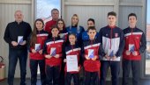 ПРОШЛУ ГОДИНУ ОБЕЛЕЖИЛИ КАРАТИСТИ И РУКОМЕТАШИЦЕ: Спортско друштво „Петроварадин“ изабрало најбоље спртисте