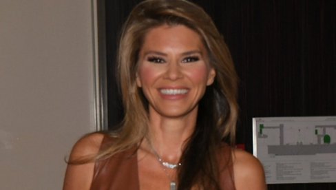 ИСЦУРЕЛА ПРВА ФОТОГРАФИЈА МЕЛИНИНОГ ВЕРЕНИКА: Има 70 година, сед је, проћелав и носи наочаре, а прошле године добио дете с другом женом!