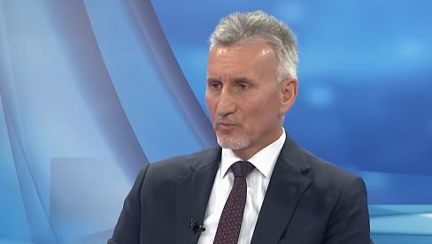 АДЕМОВИЋ НАПРАВИО ЛАПСУС НА ПОЧЕТКУ СЕДНИЦЕ: Радован Караџић не присуствује (ВИДЕО)