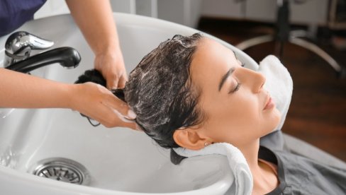 ODGOVOR NA VEČITO PITANJE ŽENA: Da li je loše prati kosu svaki dan?