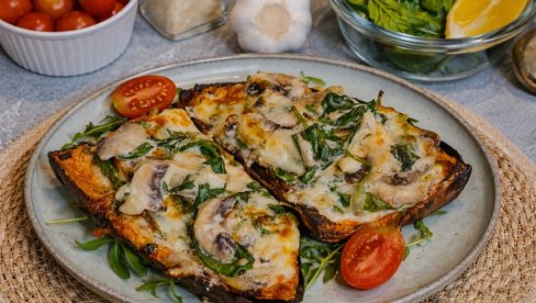 BATAT PUNJEN KREMASTIM PEČUKAMA I SPANAĆEM: Jednostavan i ukusan obrok