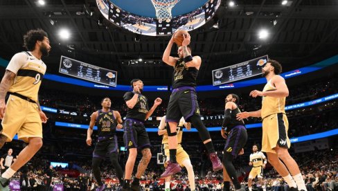 AU, ŠTA TI DEČKO RADIŠ!? Luka Dončić deli lekcije u pobedi Lejkersa nad Vizardsima