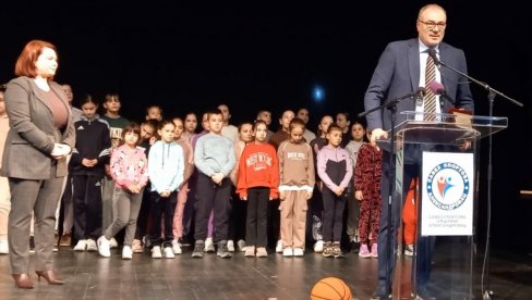 ПРАЗНИК СПОРТА У АЛЕКСАНДРОВЦУ: Додељене годишње награде у избору за најбоље спортисте